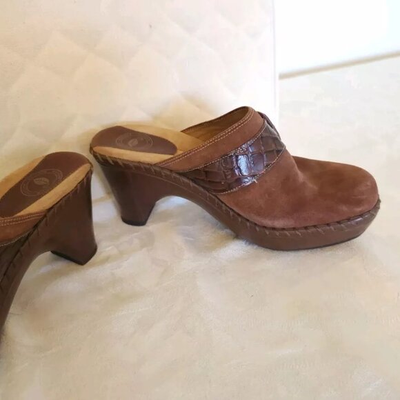 Womens Nurture Leather Slide On Mules Clogs Shoes 7 M Caramel Brown Faux Buckle - Picture 10 of 13